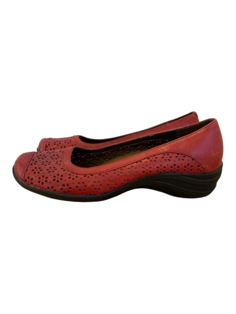 Red Hush Puppies Steps comfortable flat shoes genuine leather black sole 8.5